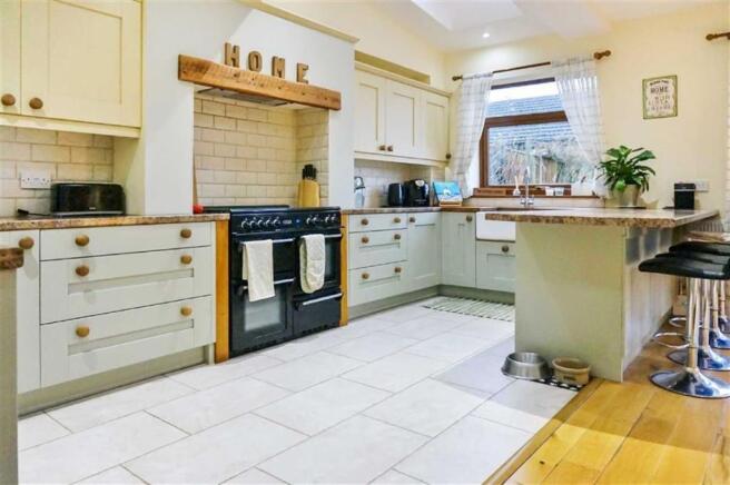 LIVING KITCHEN