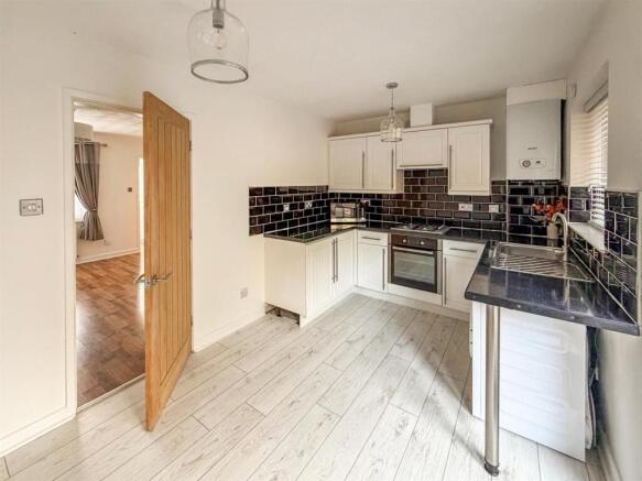 Kitchen/ Dining Room