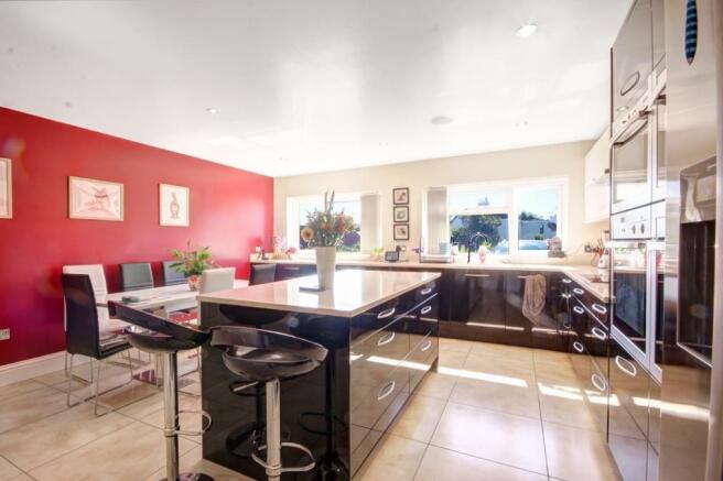 Kitchen 3.jpg