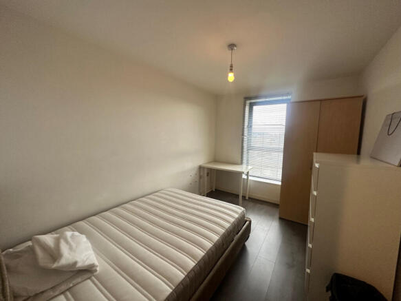 2 bed Apartment to rent Image 5