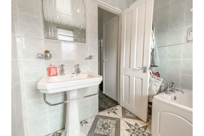 Family bathroom 