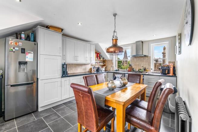 3 bed Penthouse for sale Image 4
