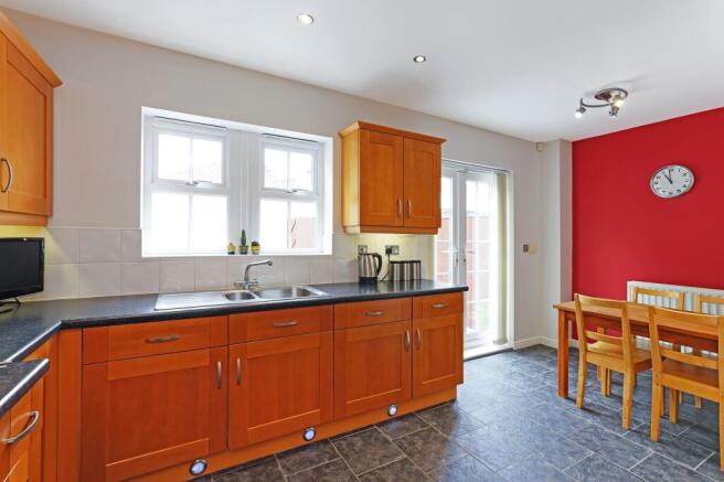 4 bed Terraced for sale Image 8