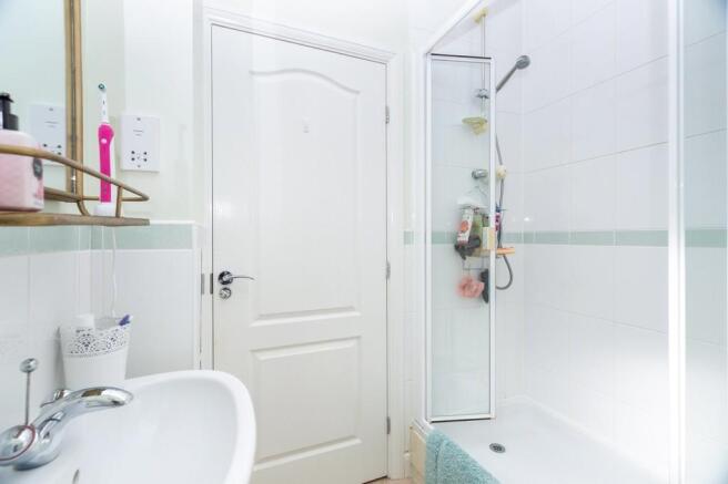 Bed 2 En-suite