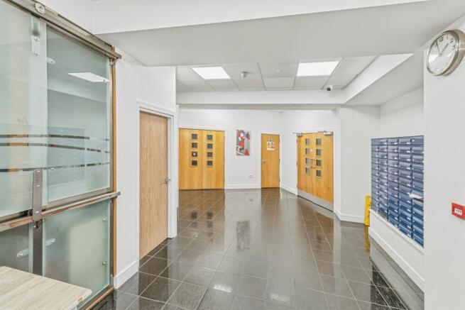 2 bed Apartment for sale Image 11