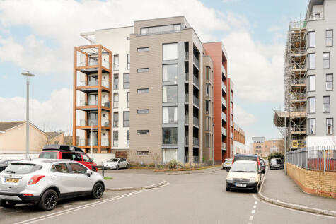 Newfoundland Way, Portishead