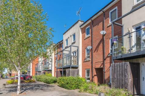 Walk Of Station, High Wycombe