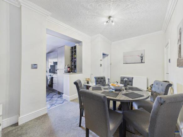 3 bed House for sale Image 5
