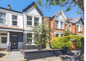 50, Julian Avenue, London W3 9JF