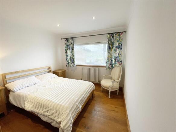 2 bed Apartment for sale Image 11