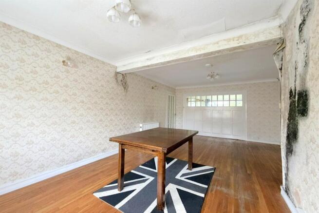 5 bed Detached for sale Image 12