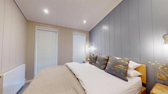 3 bed Park Home for sale Image 8