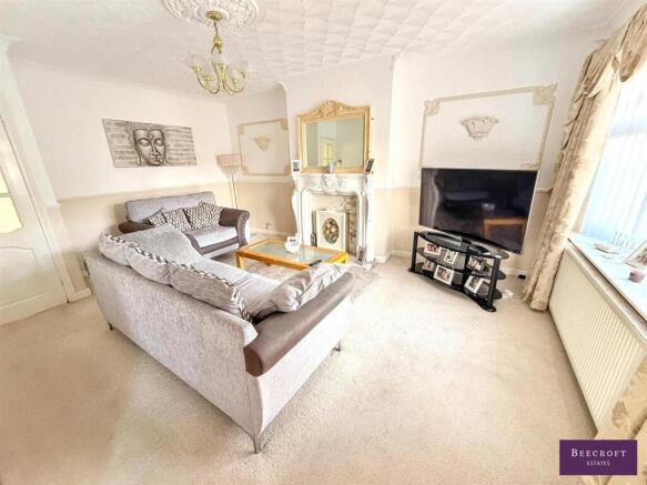 2 bed Semi-Detached Bungalow for sale Image 4