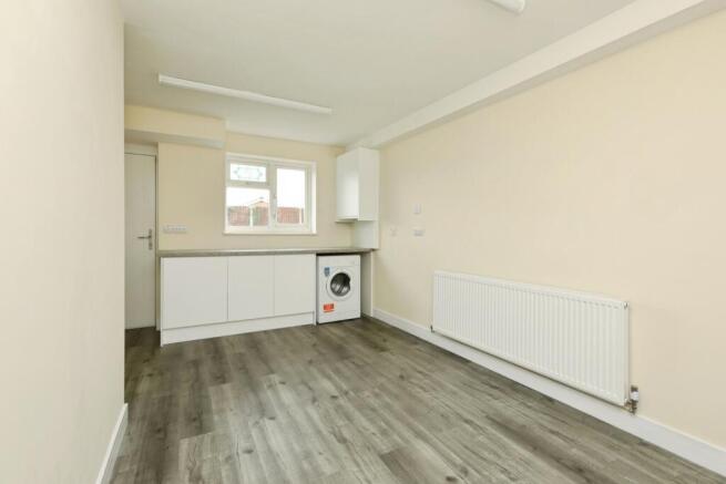 4 bed Detached for sale Image 6
