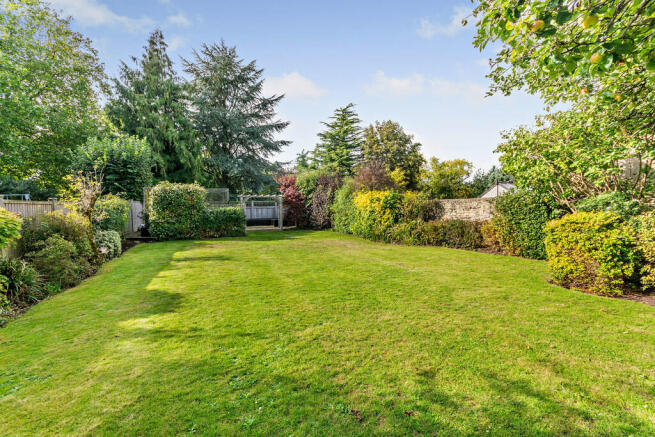 8664509-exterior0...