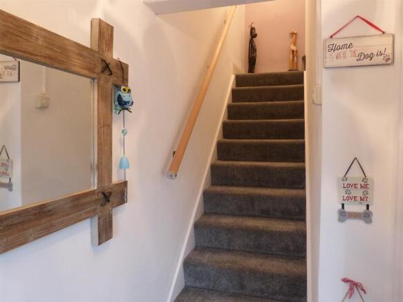 ENTRANCE VESTIBULE IMAGE TWO