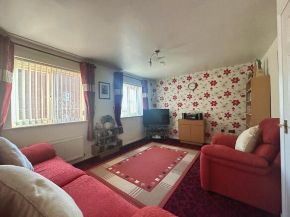 4 bed Town House for sale Image 5