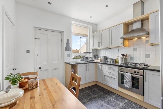 3 bed Terraced for sale Image 6