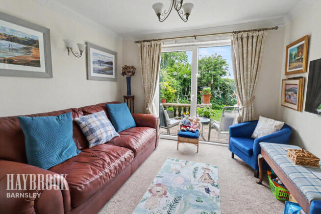 4 bed Detached for sale Image 7