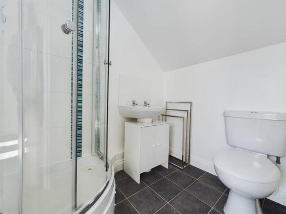 en-suite shower room