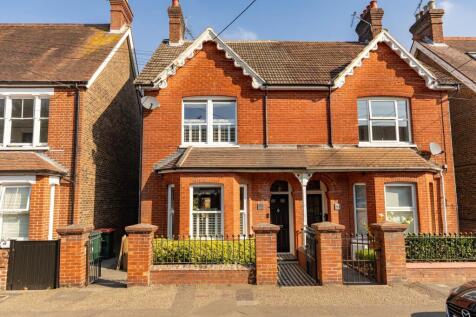 Hazelwick Road, Crawley, RH10