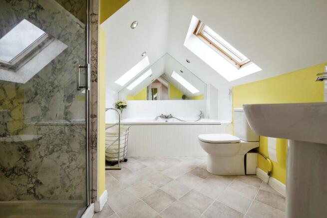 Master En-Suite
