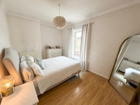 2 bed Terraced for sale Image 7