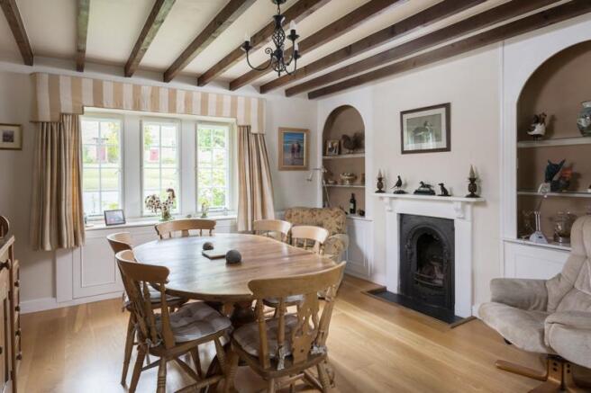 4 bed House for sale Image 6