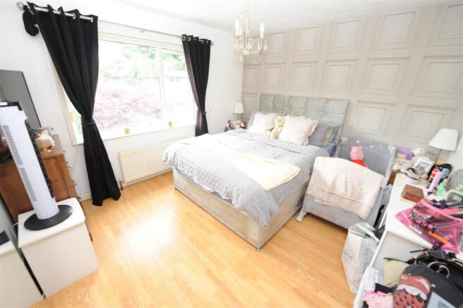 3 bed Semi-Detached for sale Image 12