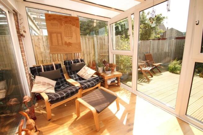 Sun lounge