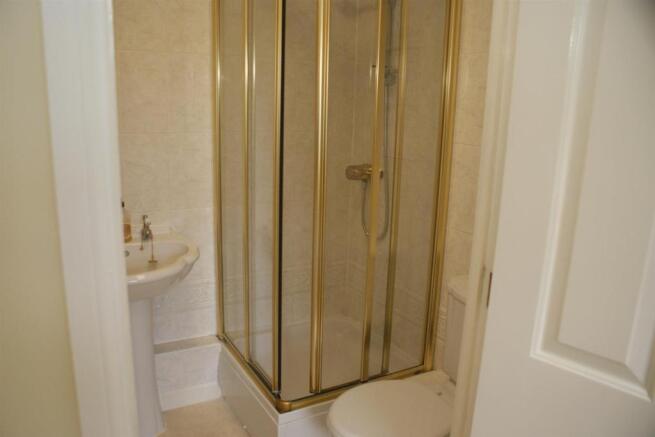 En Suite 2.JPG