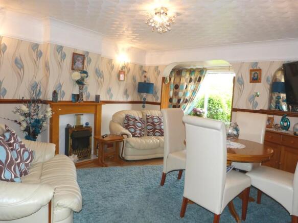 Lounge/Dining room