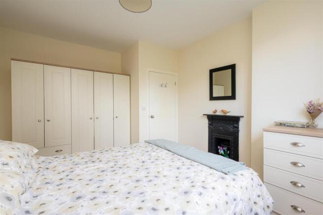 3 bed Semi-Detached for sale Image 11
