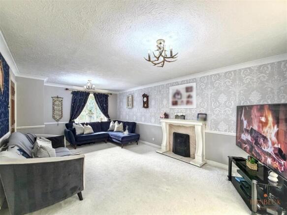 4 bed Detached for sale Image 5