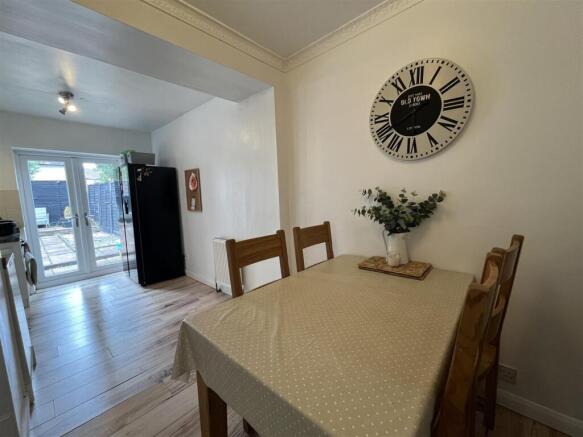 3 bed Semi-Detached for sale Image 6
