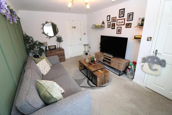 3 bed Semi-Detached for sale Image 3