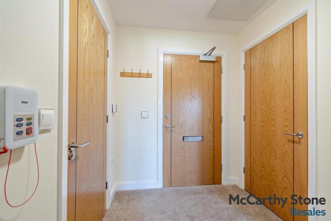 1 bed Apartment for sale Image 12