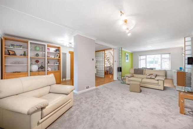 Extended Family/Dini