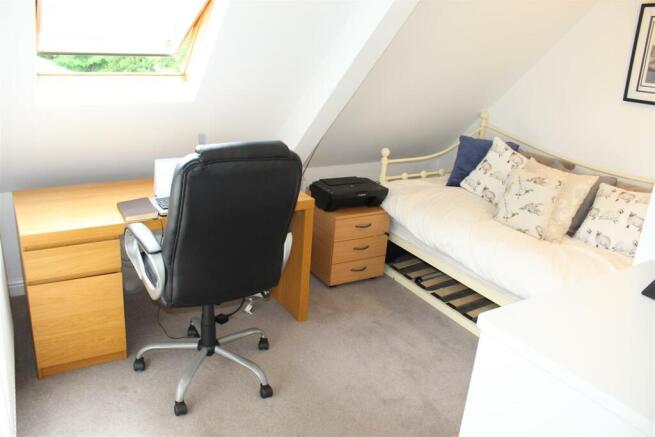 BEDROOM 2