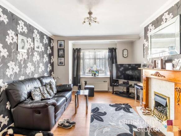 Bullwell Crescent, Cheshunt, Hertfordshire, EN8 9HG photo 4