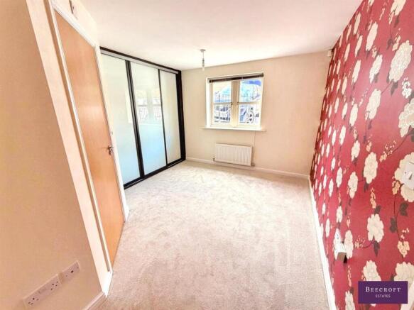 2 bed Apartment for sale Image 6