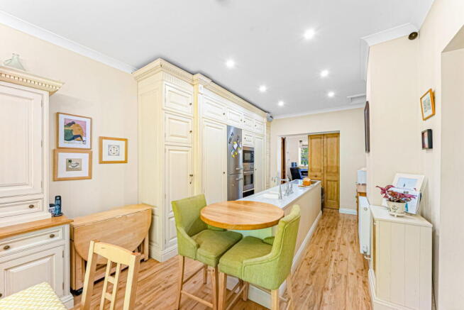 4 bed Detached Bungalow for sale Image 8