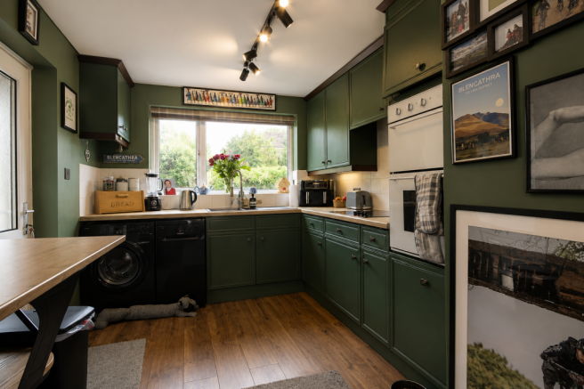 3 bed Town House for sale Image 5