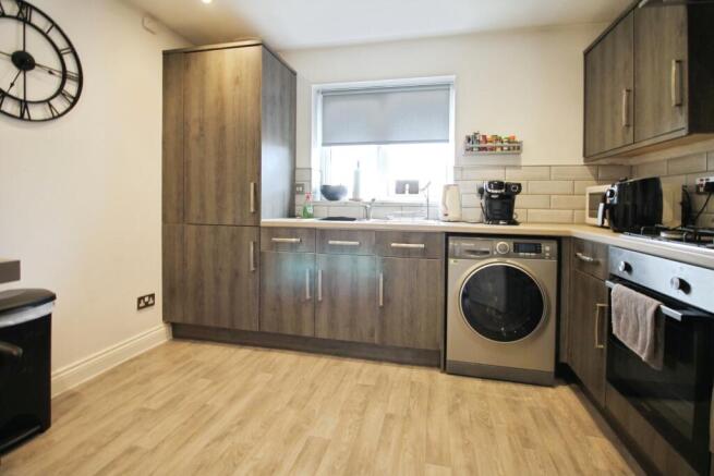 2 bed Flat for sale Image 6