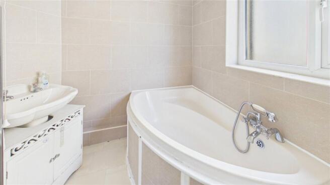 3 bed Semi-Detached for sale Image 8
