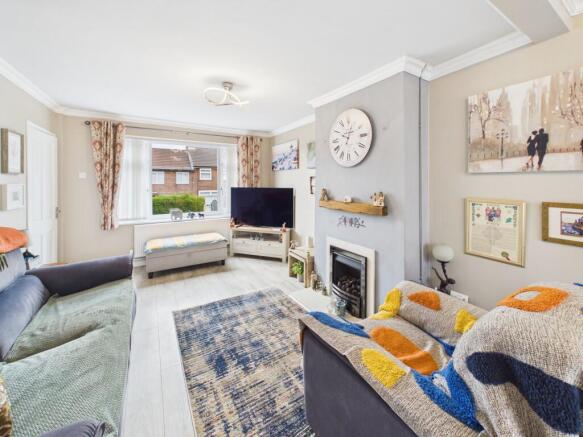 Living Room/Dining Area