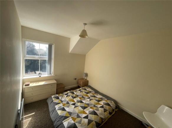 2 bed Apartment to rent Image 8