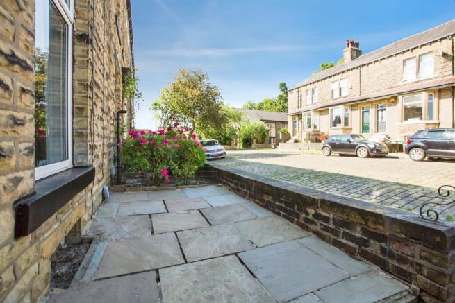 3 bed Terraced for sale Image 10
