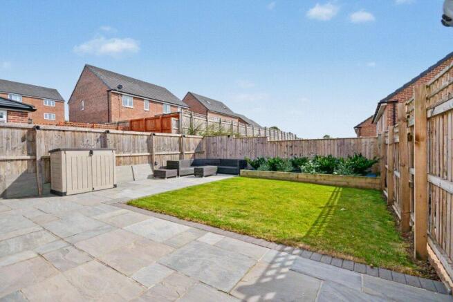 4 bed Semi-Detached for sale Image 8