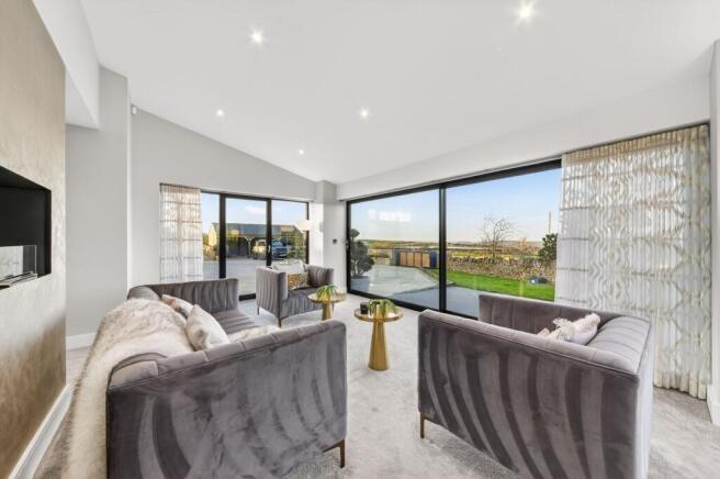 4 bed Detached for sale Image 9
